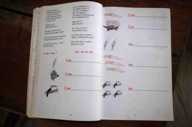 Livre pédagogique bilingue Portugais - Yanomami
