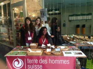 Lire la suite à propos de l’article Trois jeunes filles se bougent pour le Burkina