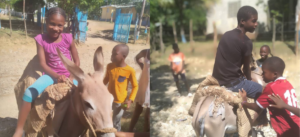 Lire la suite à propos de l’article Haïti : les enfants profitent des joies de l’été malgré tout
