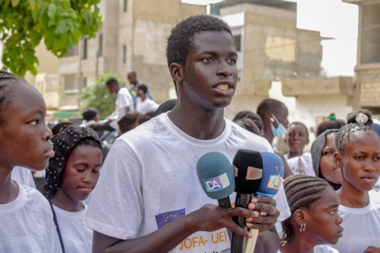 Aziz, jeune engagé au Sénégal