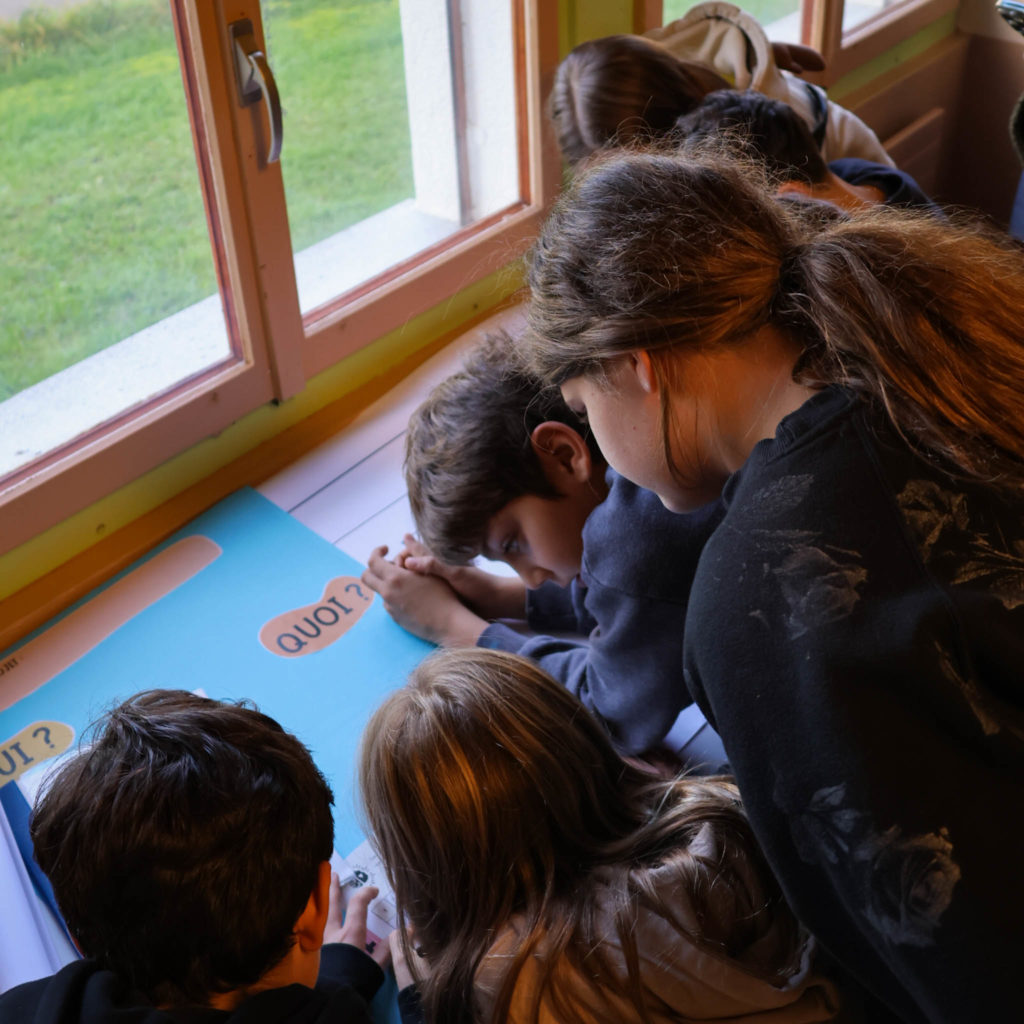 enfants en atelier