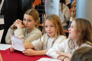 Lire la suite à propos de l’article CP – Journée des droits de l’enfant : un moment de dialogue et de créativité